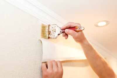 Pose de papier peint à Montolivet — revêtements muraux et toiles de verre